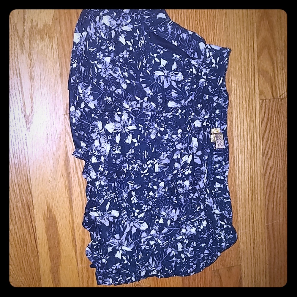 Navy flower printed skort